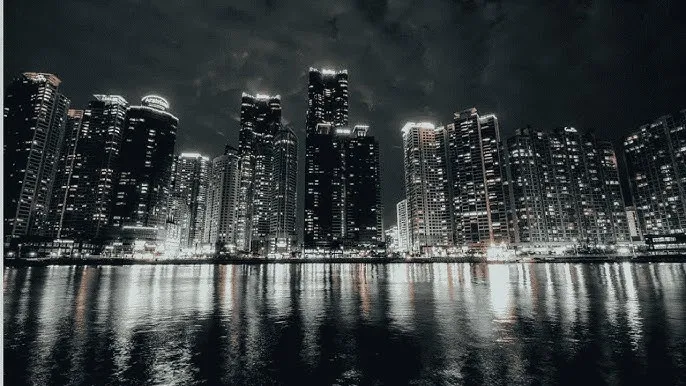 厦门欧菲整形 - 城市之光：霓虹背后的人间烟火